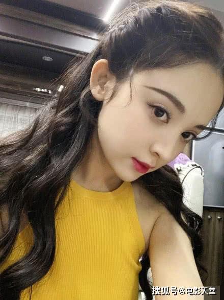 网红帕尔维娜吃瓜,揭秘吃瓜背后的故事与真相 第2张 网红帕尔维娜吃瓜,揭秘吃瓜背后的故事与真相 第2张